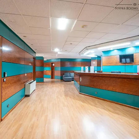 Suites Rooms Valencia ゲストハウス 2*