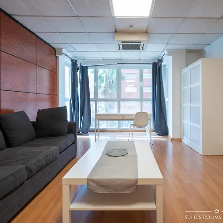 Suites Rooms Valencia ゲストハウス 2*