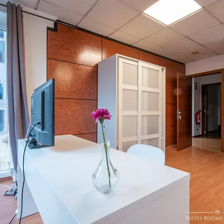 ゲストハウス Suites Rooms Valencia 2*