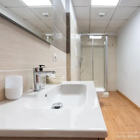 ゲストハウス Suites Rooms Valencia