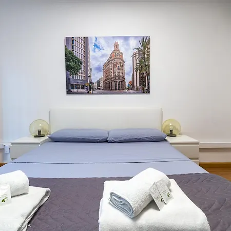 ゲストハウス Suites Rooms Valencia
