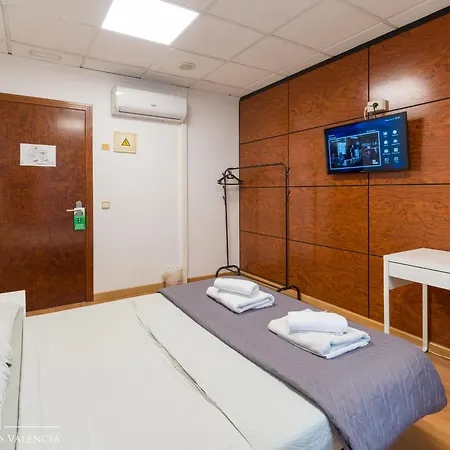 ゲストハウス Suites Rooms Valencia 2*
