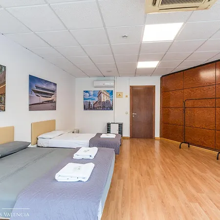 ゲストハウス Suites Rooms Valencia