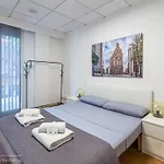 Suites Rooms Valencia בית הארחה ולנסיה