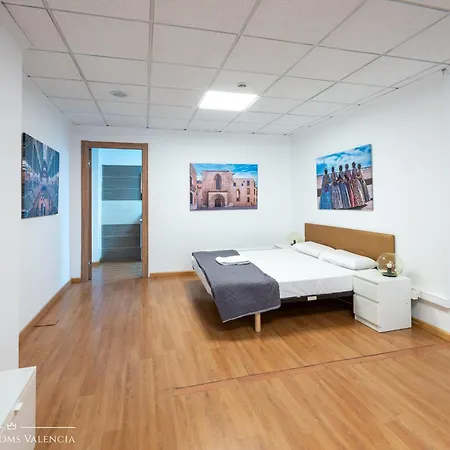ゲストハウス Suites Rooms Valencia