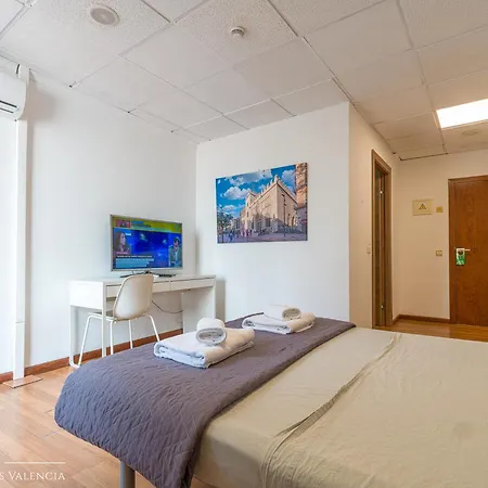 Suites Rooms Valencia ゲストハウス 2*