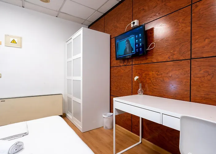 Gasthof Suites Rooms Valencia 2*