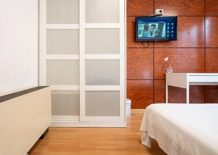 게스트하우스 Suites Rooms Valencia 2*