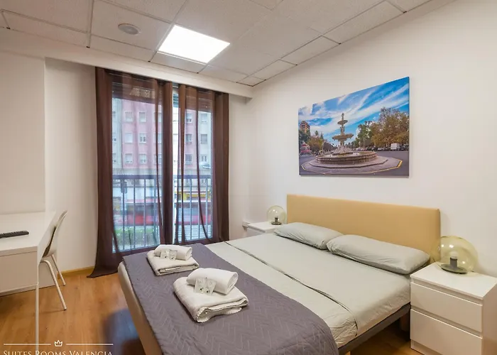 Suites Rooms Valencia 게스트하우스 2*