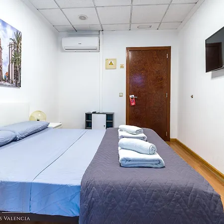 Suites Rooms Valencia 招待所 2*