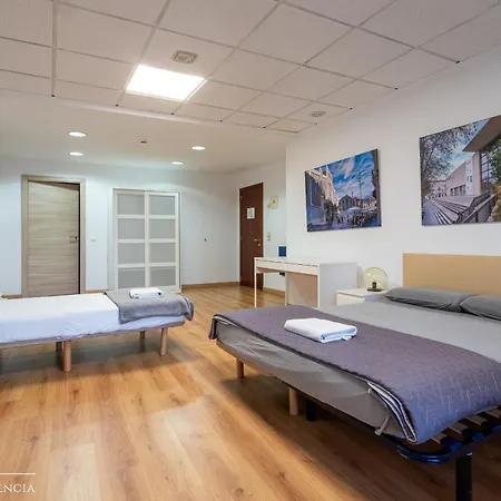 Suites Rooms Valencia 瓦伦西亚